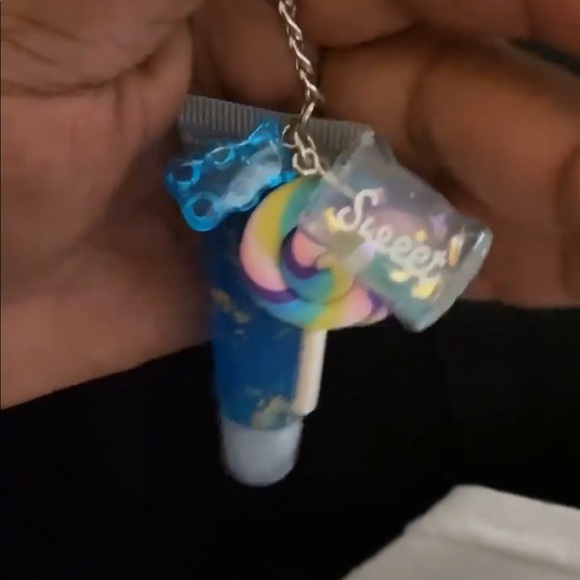 Lip gloss keychain - Picture 5 of 8